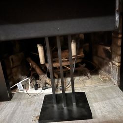 Definitive Speaker Towers. Has Tweeter Mid Range And Base. Small Middle Speaker With Stand. Great Sound