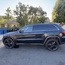 2012 Jeep Grand Cherokee Laredo - $7,500