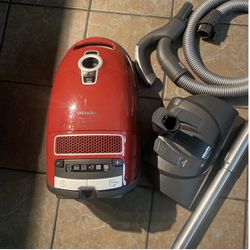 Miele C3 Canister Vacuum Cleaner 