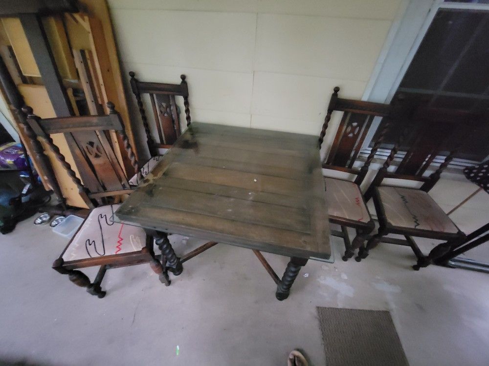 Antique Extendable Barley Twist Oak Table W/ 4 Chairs