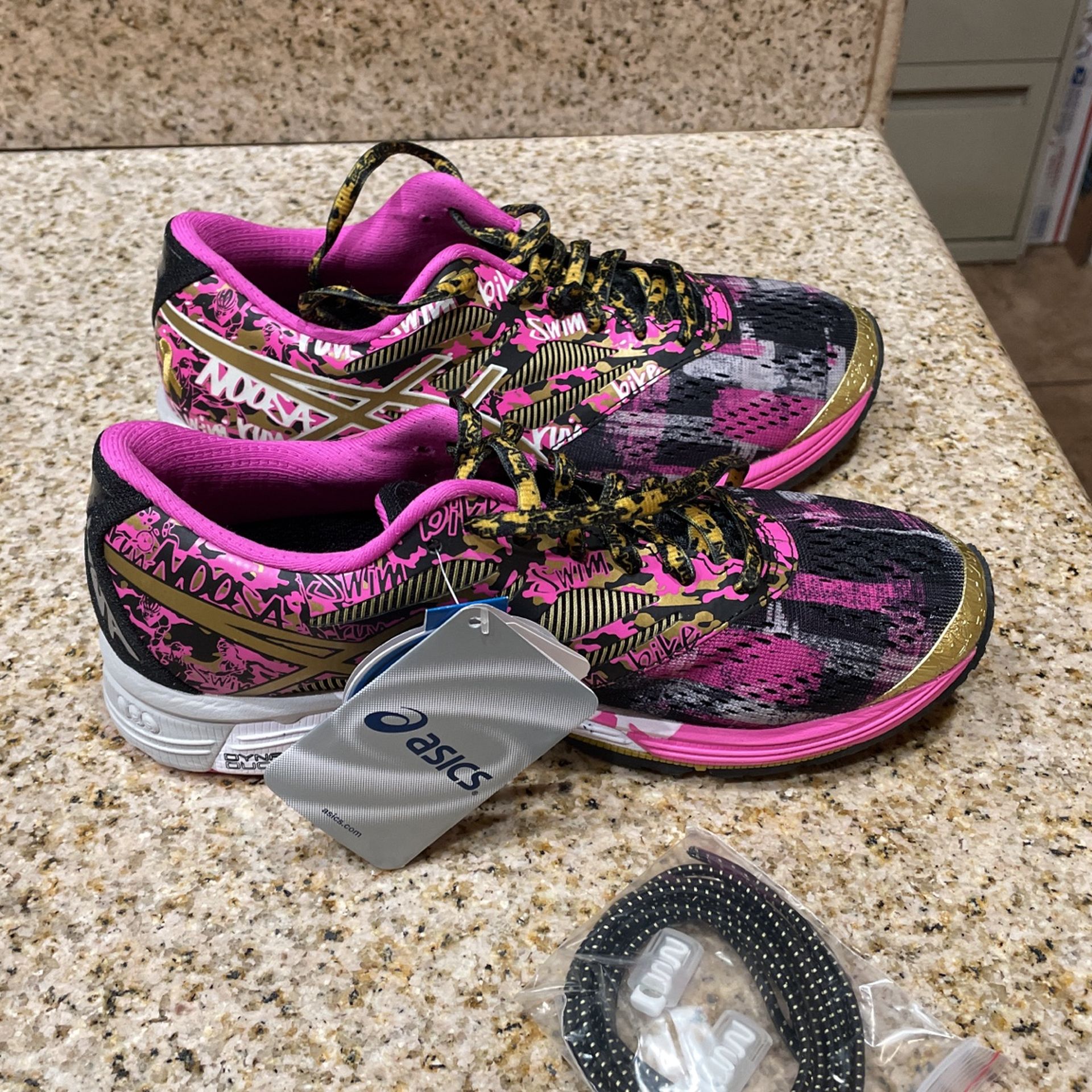 Women’s ASICS Running Shoes Size 7 1/2 Gel-Noosa Tri 10 GR