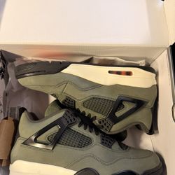 Brand New Undefeated AJ4 (sz10)