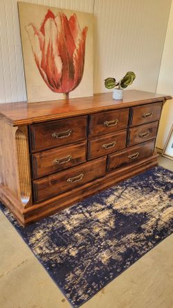 LORTS CO. GORGEOUS DRESSER
