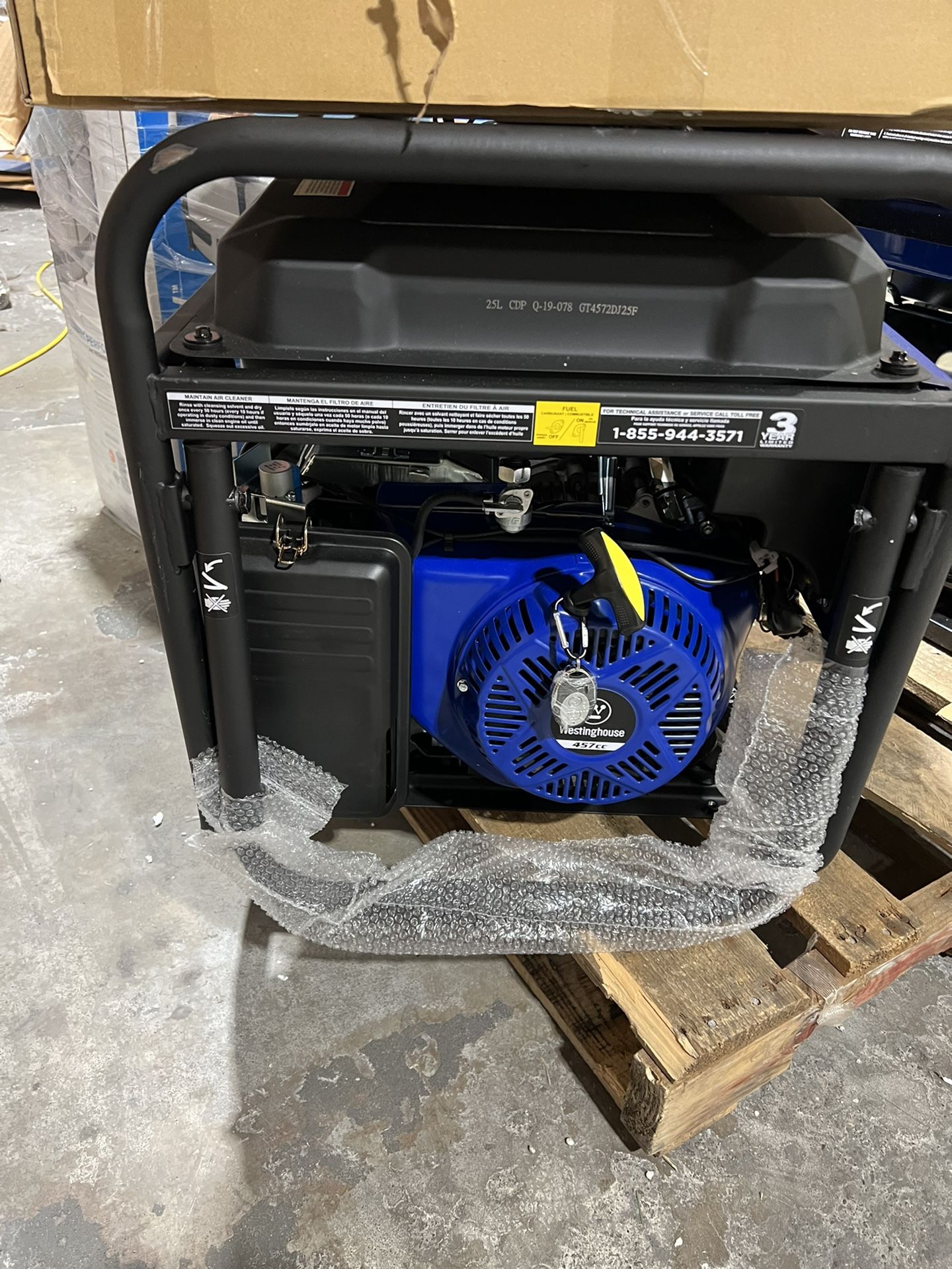 22 Westinghouse 12500 Watt Home Backup Portable Generator, Remote