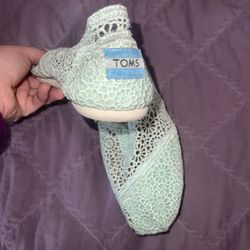 Toms