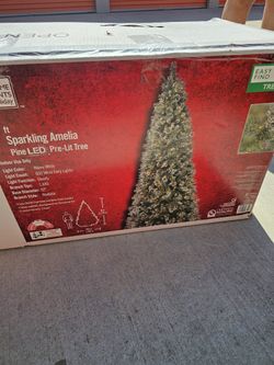 9 Ft Led Lighted Christmas Tree