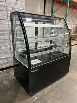 ❄️ NSF Refrigerated Bakery Glass Display (Vitrina Refrigerada de panadería)