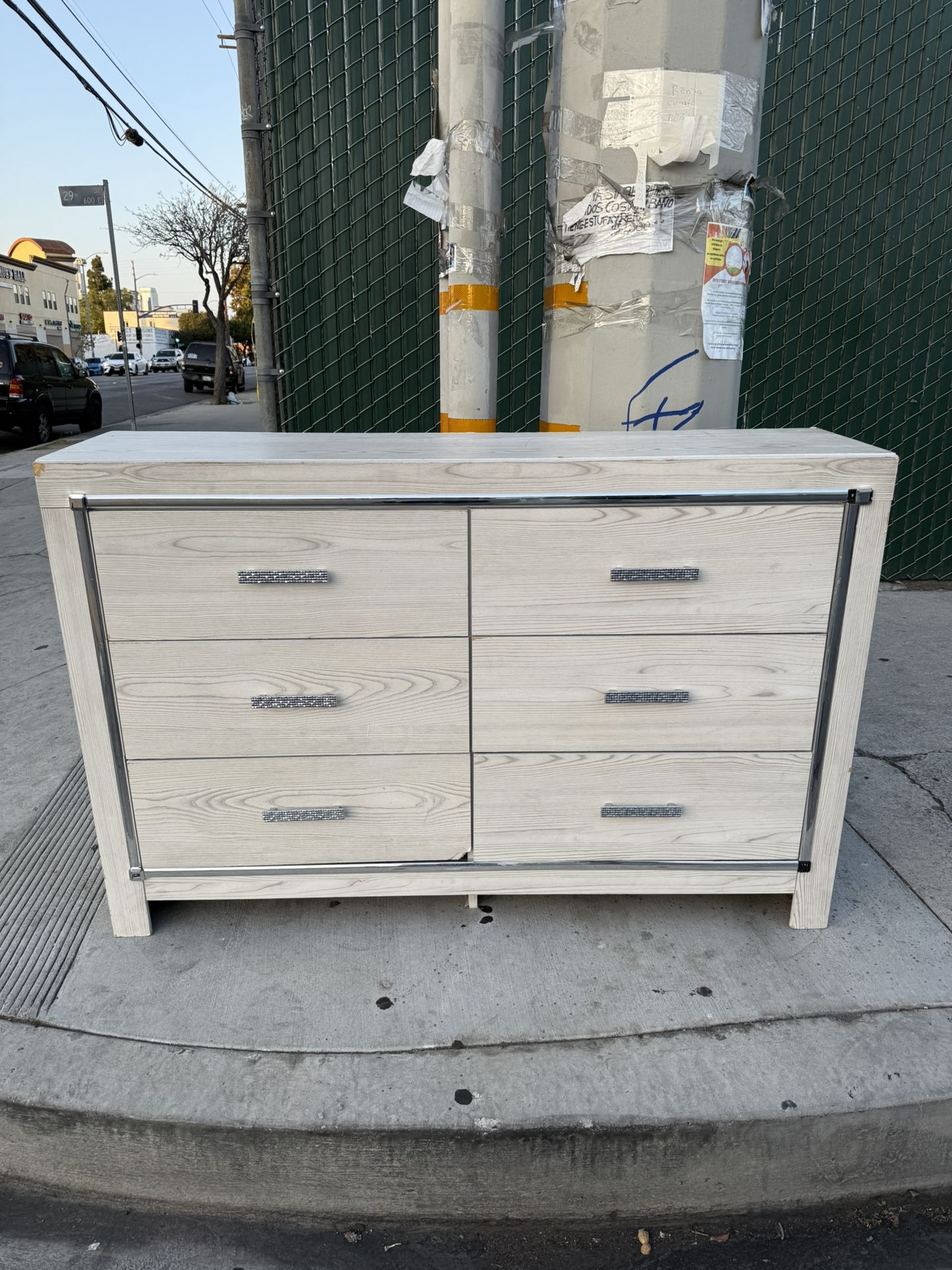 Dresser