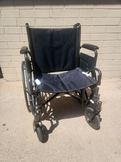 Medline Folding Wheelchair with Swing-Back Desk-Length Arms and Swing-Away Footrests, silla de ruedas, wheel chair