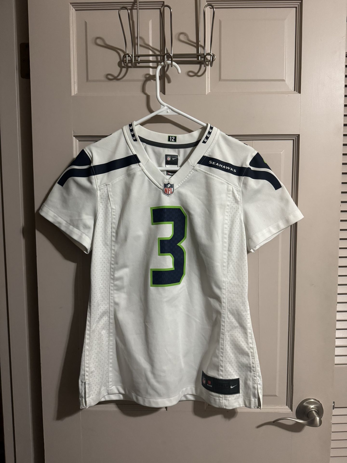 NFL Nike Seattle Seahawks Football Jersey White 3 Russel WILSON Women's Medium
