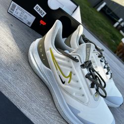 Nike Air Zoom Winflo Shield 