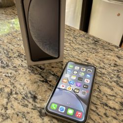 iPhone XR Excellent Condition W/Box And Charger 