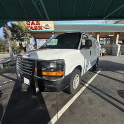 Chevrolet Express 2500 extended cab