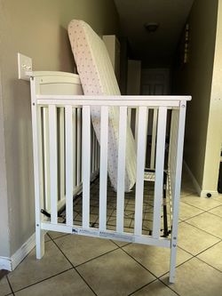 Graco Convertible Crib