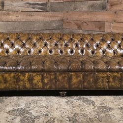 8ft Leather Chesterfield Sofa – Deep Tufted, Solid Hardwood Frame