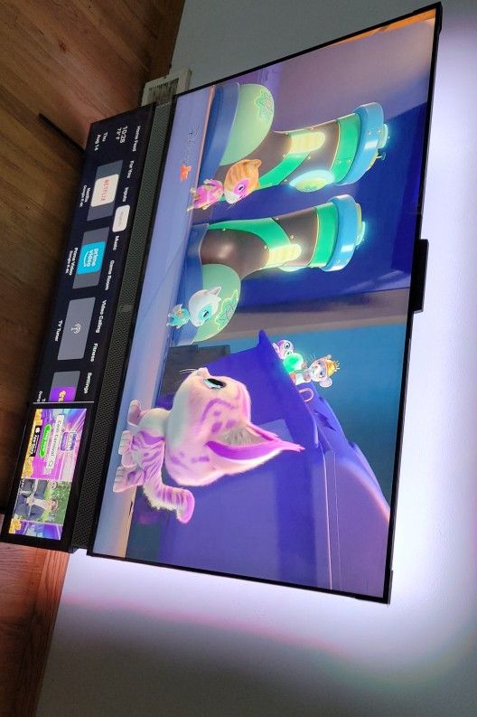 55 Inch Smart Tv With Built In Sound Bar And L E D Lights