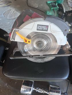 Chicago Electric circular saw with laser guy Chicago Electric circular saw with laser guy