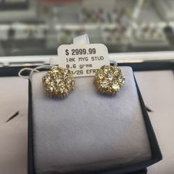10k Diamond Earring 8.6 Gram Layway Available 10% Down If You Interested Please Make Sure You Ask For Maribel Thank You 