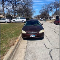 2000 Ford Taurus