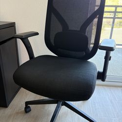 Black office chair