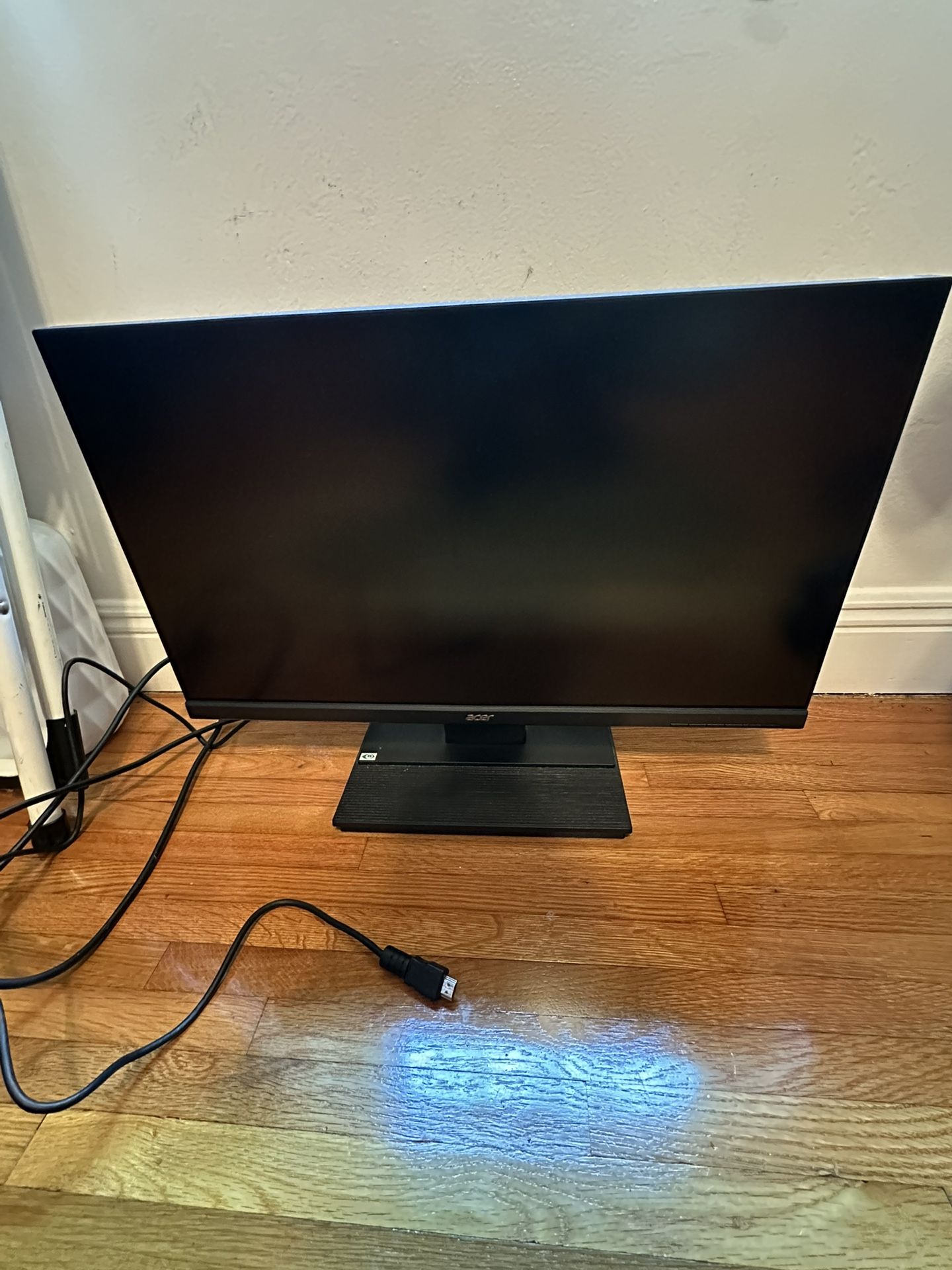 LCD Monitor 27”