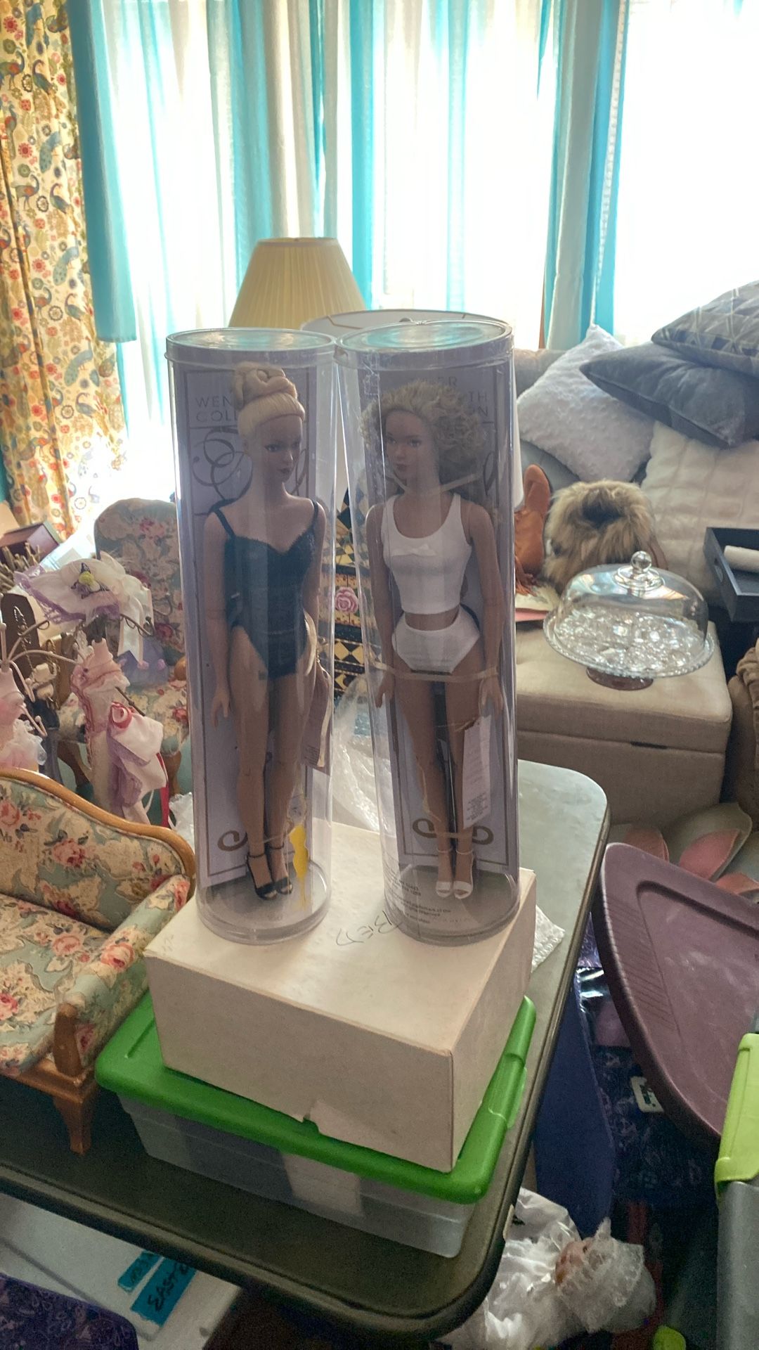 2-Tonner Dolls