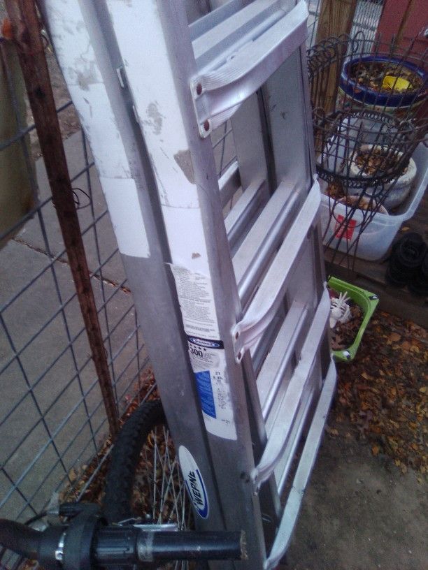 Wener Ladder For,22 Ft