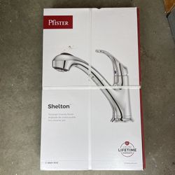 Pfister Chrome Kitchen Faucet With Sprayer