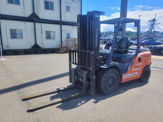 Toyota 8FD45U (10,000lb diesel forklift)
