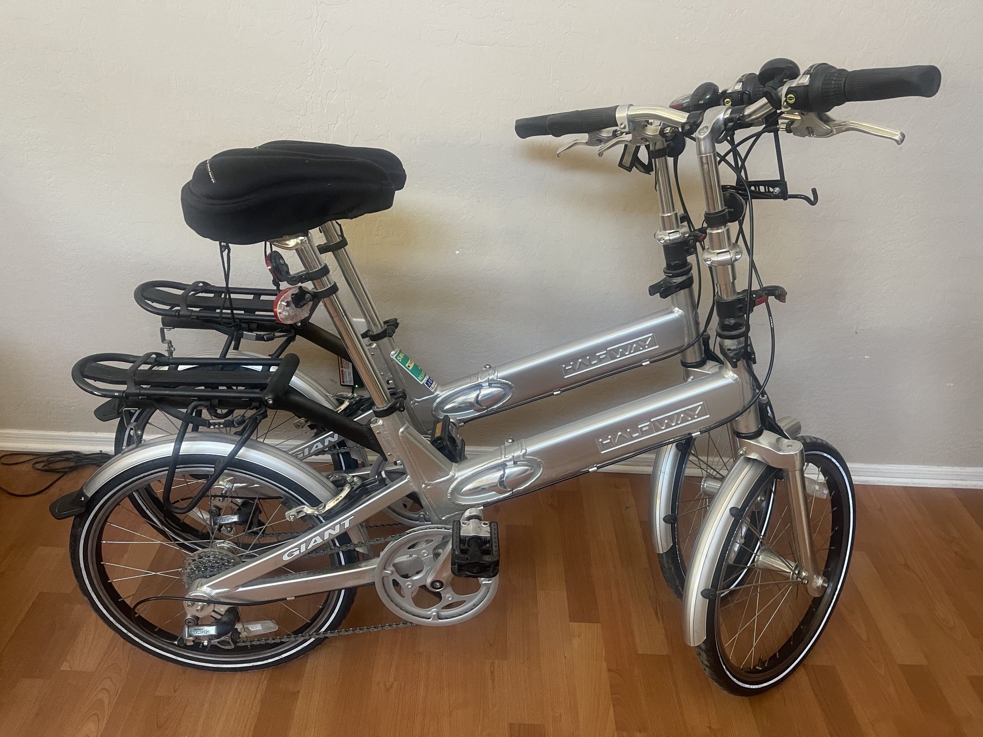 (2) VTG Matching GIANT HALFWAY Foldable Bikes Bicycles Silver 7 Speed