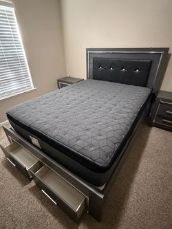 5 piece Grey Ashley bedroom set