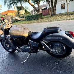 Honda Shadow  1100cc