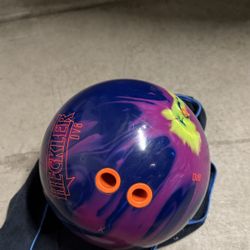DV8 Heckler Hybrid Bowling Ball