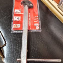 MILWAUKEE 1 - 1/4" BASIN WRENCH