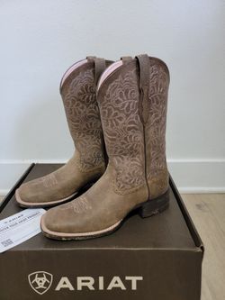 Ariat boots women size 9 New