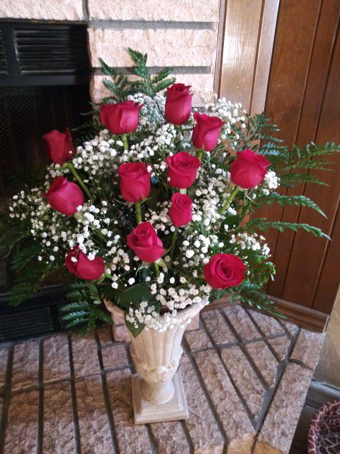 Prudent Purchase Mothers Day Rose Bouquets/ Dia De Las Madres Rosas  Buchones Special for Sale in Houston, TX - OfferUp, papel para ramos de  flores buchones lv