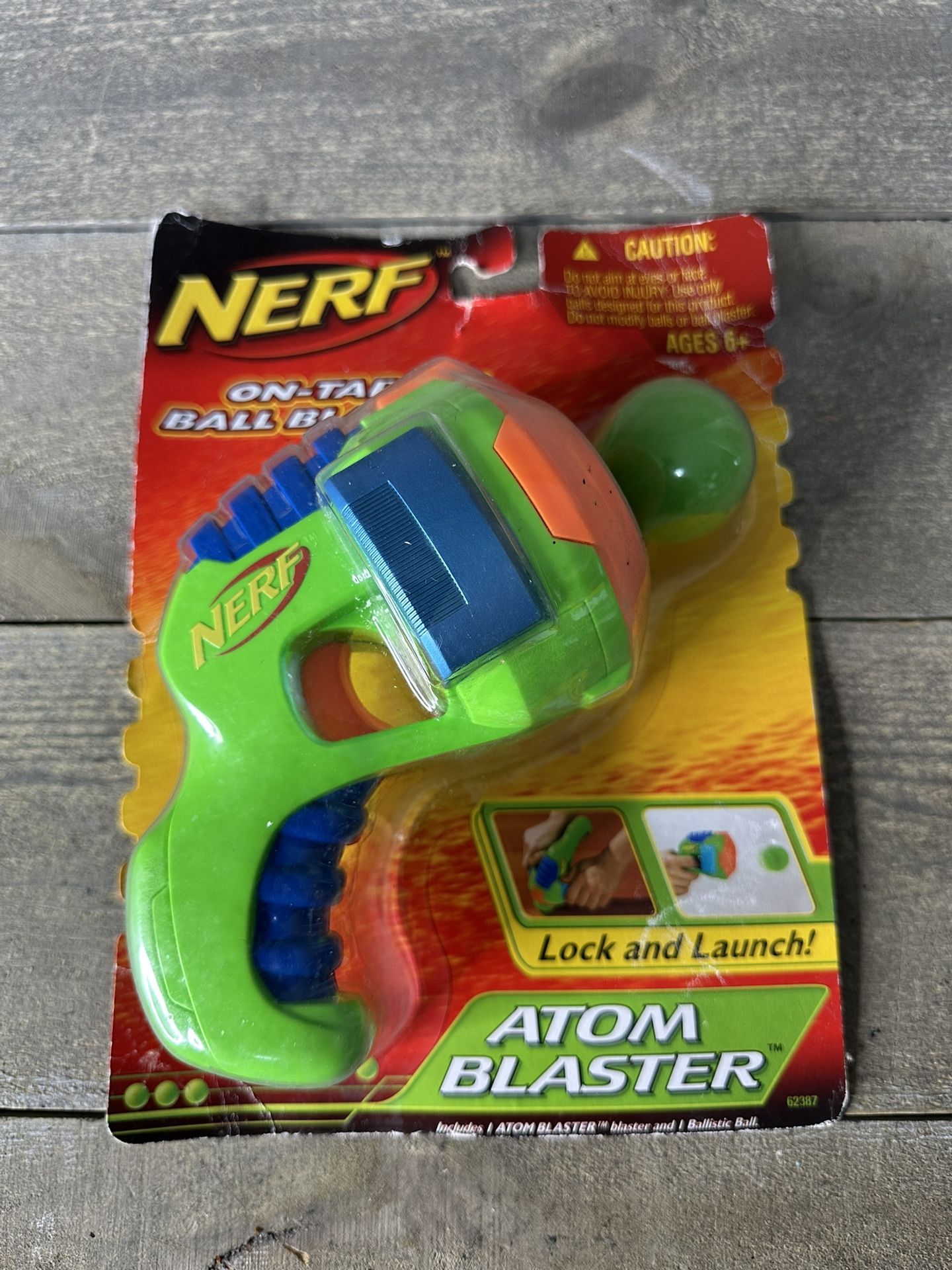 Nerf Atom Blaster Hand Popper 2006 W/ 1 Foam ball New Old Stock Vintage