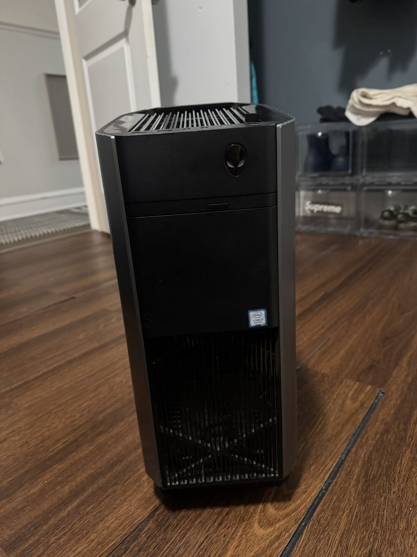 Alienware R7 (i7 | GTX 1070 Ti | 16 GIG RAM