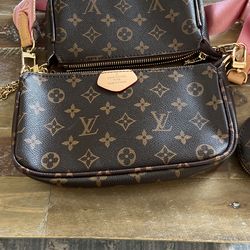 LV Purse for Sale in Fontana, CA - OfferUp