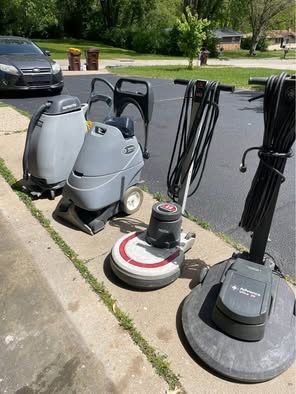 Floor/Carpet Buffers, Extractors And Scrubbers