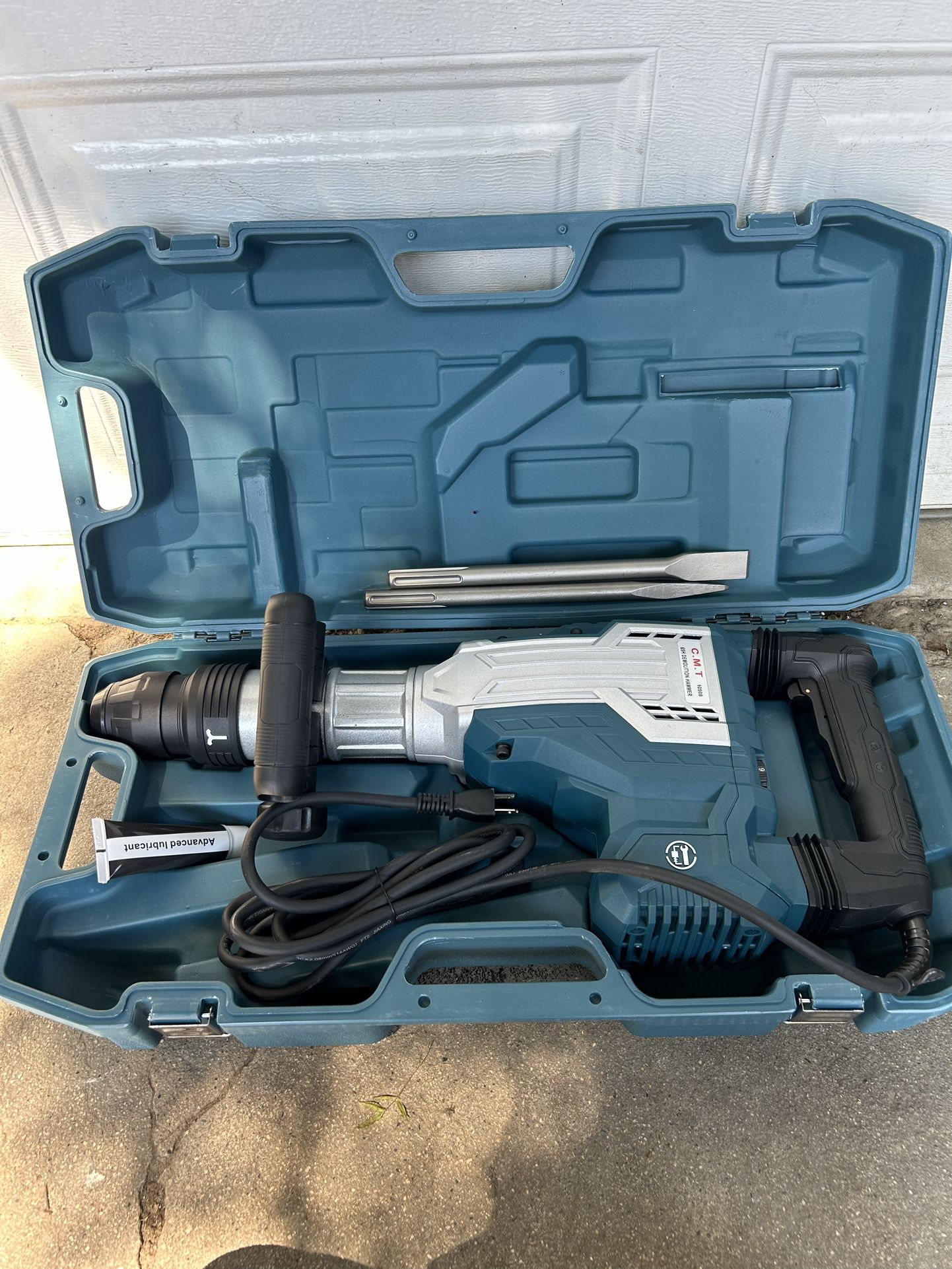 High quality electric demolition hammer  🔥🔥‼️‼️Brand new in box 📦 1 month warranty 