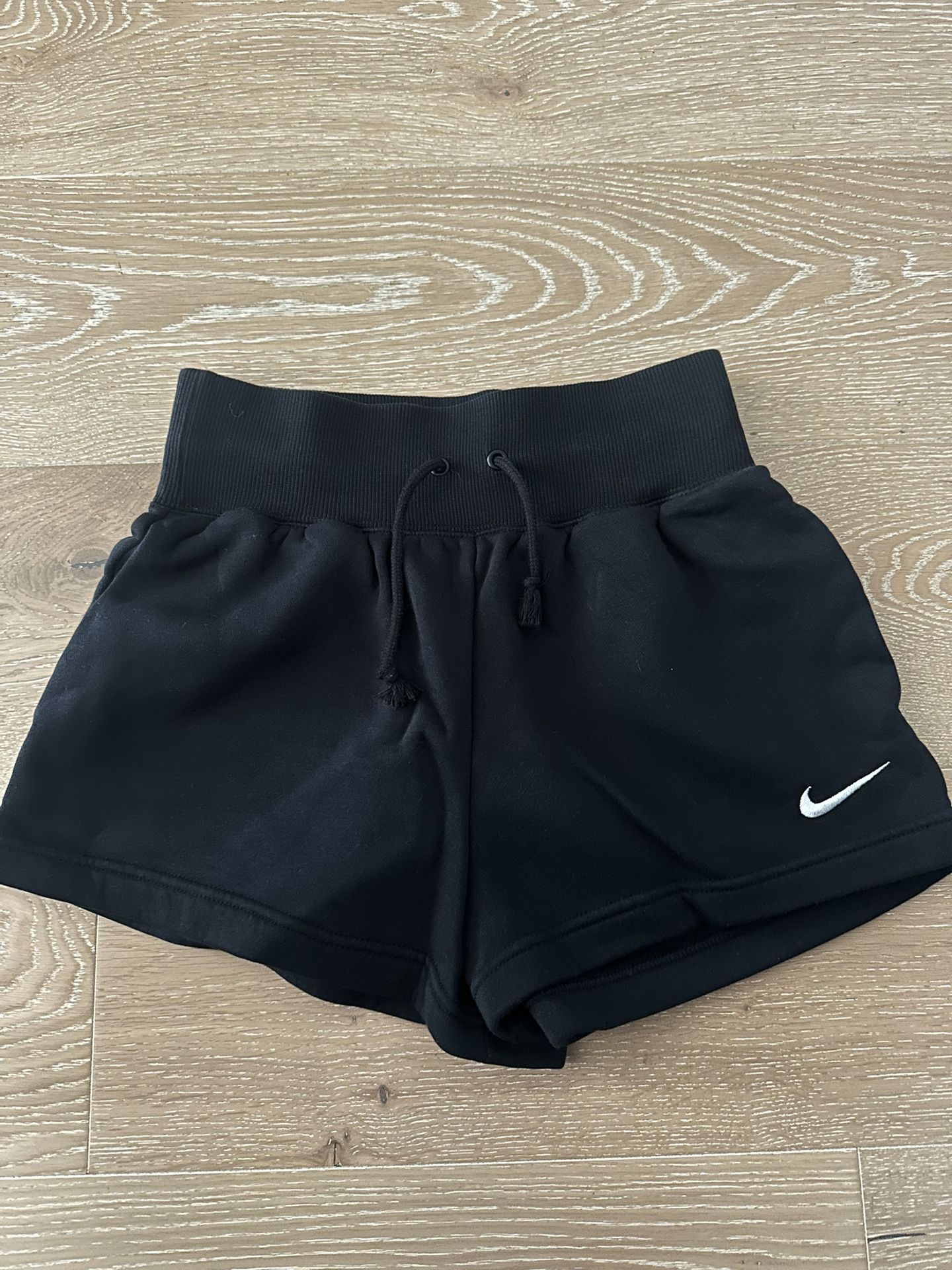 Women’s black Nike Phoenix Fleece High-wasted shorts - Size XS