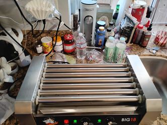 Hotdog roller