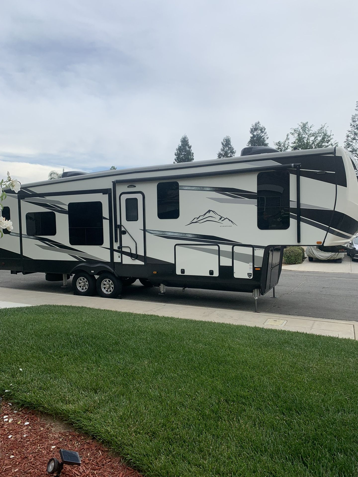 2022 Heartland Big Country 3155RLK