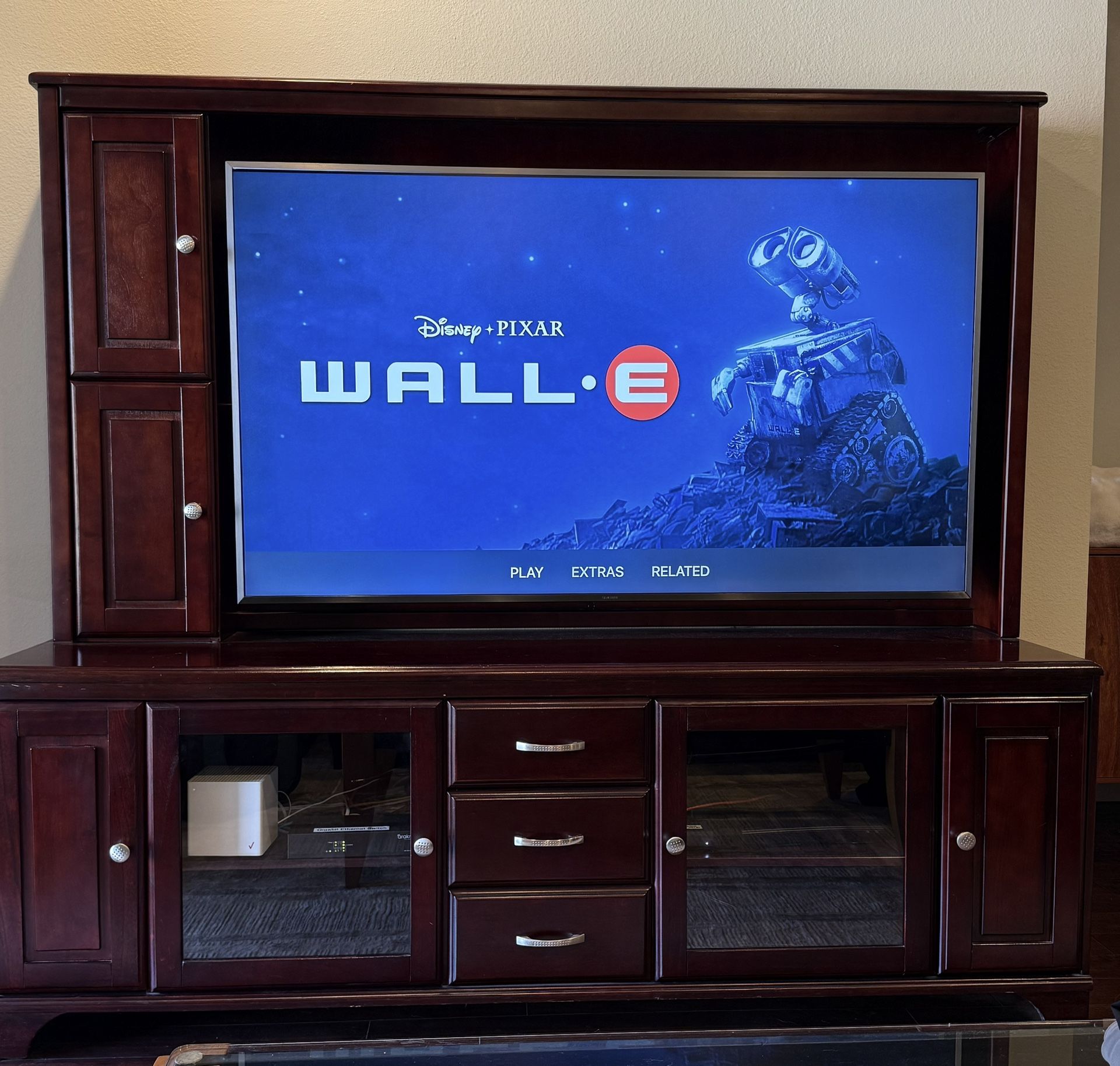 Samsung 4k UHD TV With Cherry Wood Cabinet