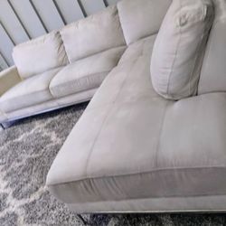 Free Delivery today if needed. Modern Cream sectional sofa couch. Comfortable. 108"W 