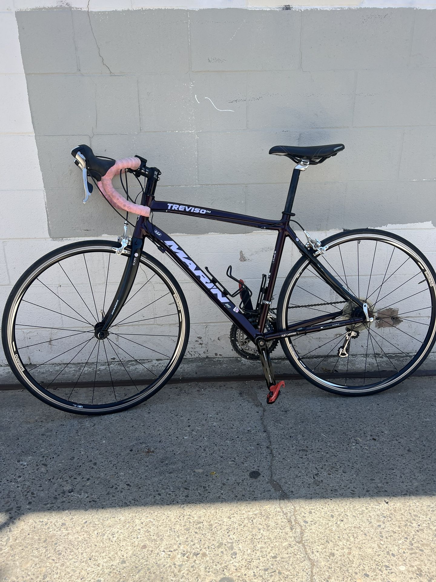Road Bike 🚴♀️ Frame 54”. Tires 700C