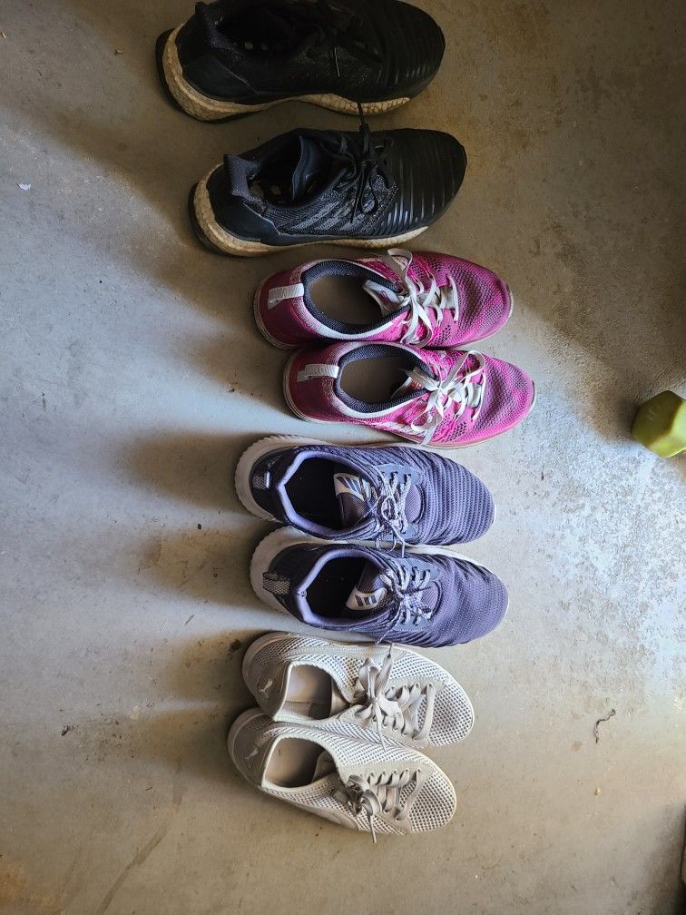 Women's Athletic Shoes