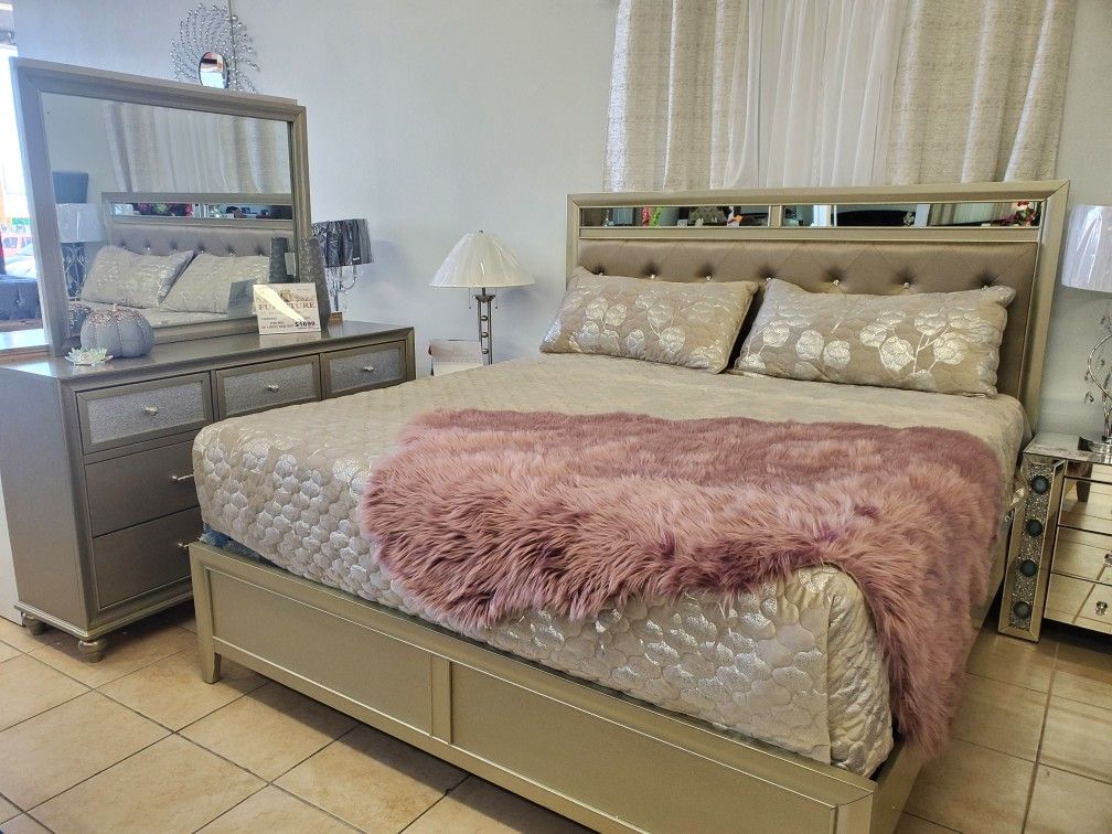 4PC King Bedroom Set