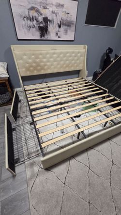 ***Free King Bed ***